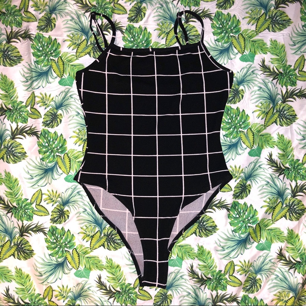 🔆2/$10 NWOT BODYSUIT ADJ STRAPS AND SNAP BOTTOM